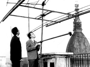 11924 a.d.-con-antenna